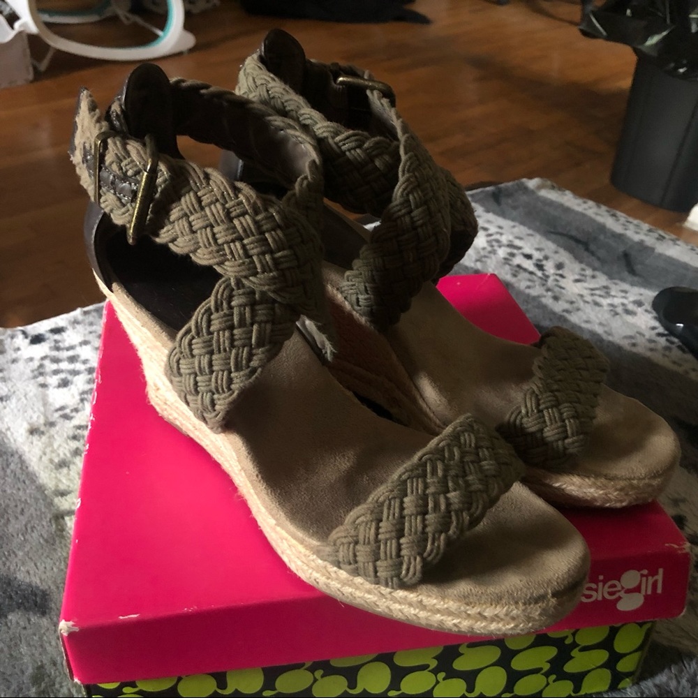 Woven Wedges